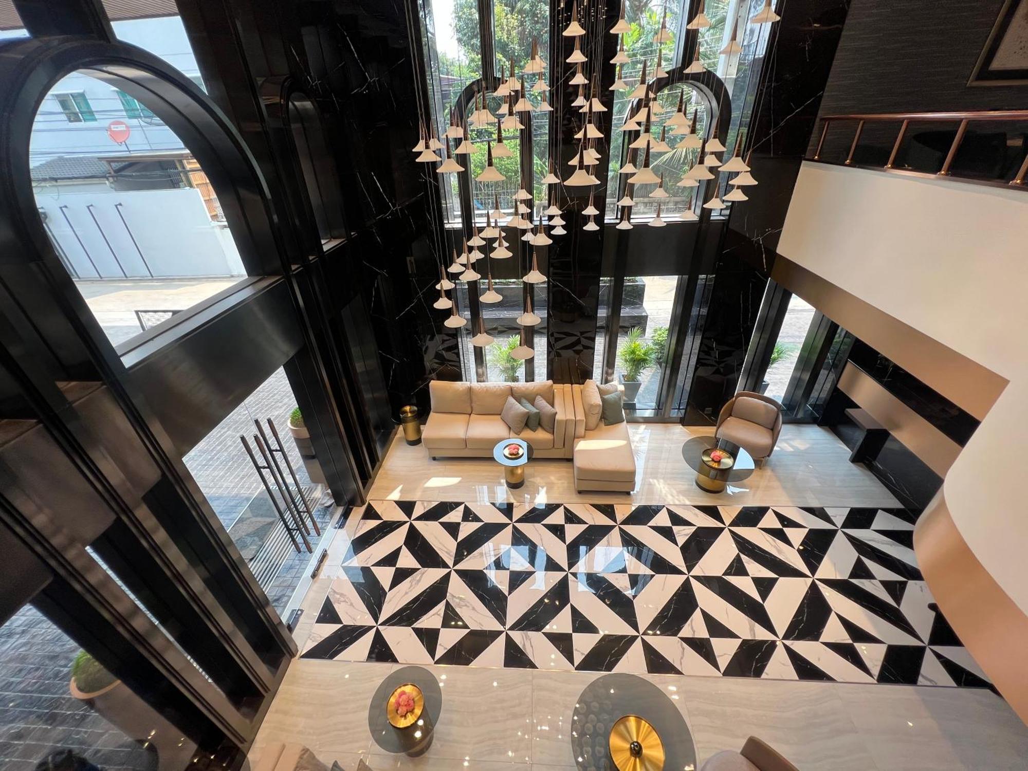 Arni Skye Hotel Бангкок Экстерьер фото