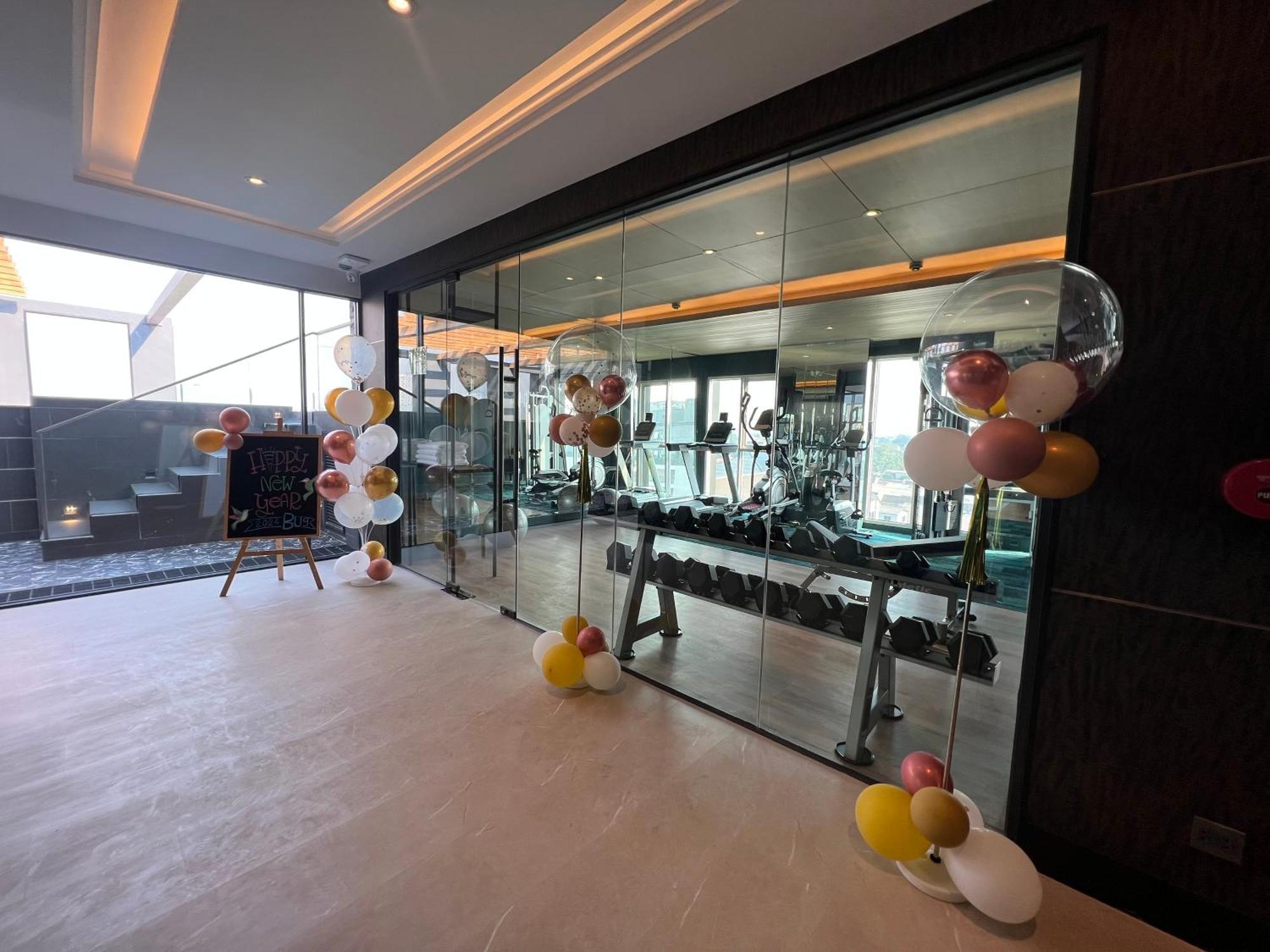 Arni Skye Hotel Бангкок Экстерьер фото