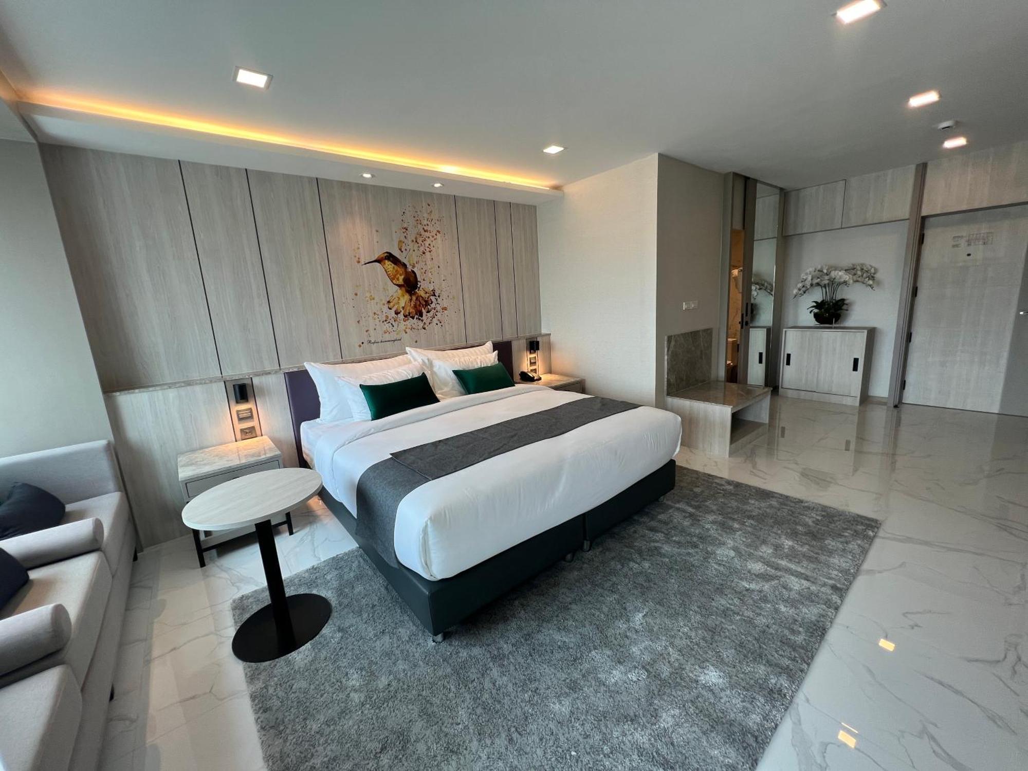 Arni Skye Hotel Бангкок Экстерьер фото